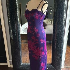 Worn once beautiful commence dress 💜💕